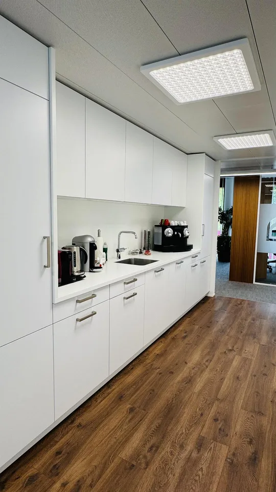 Bürofläche (ca. 700 m²) in Toplage Zug - Nachmieter gesucht