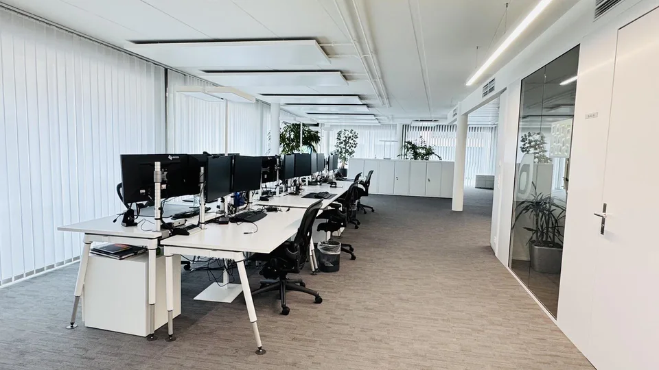 Bürofläche (ca. 700 m²) in Toplage Zug - Nachmieter gesucht