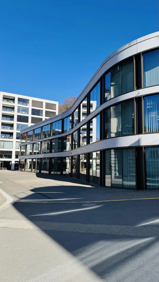 Bürofläche (ca. 700 m²) in Toplage Zug - Nachmieter gesucht