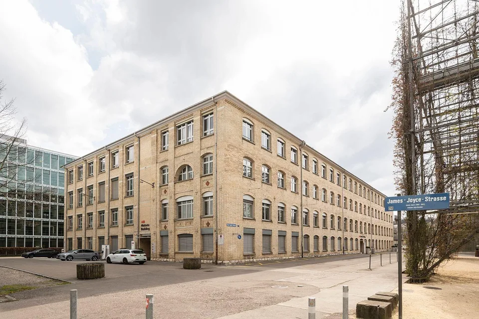 Charmantes Büro mit Parkett – zentral am Bahnhof
