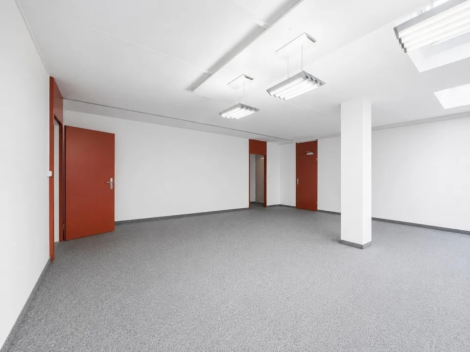 Flexible Büroflächen mit Entwicklungspotenzial an zentraler Lage