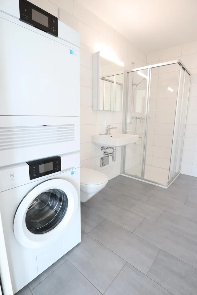 Ideal für mich! Moderne 2.5 Z-Wohnung mit eigenem Waschturm