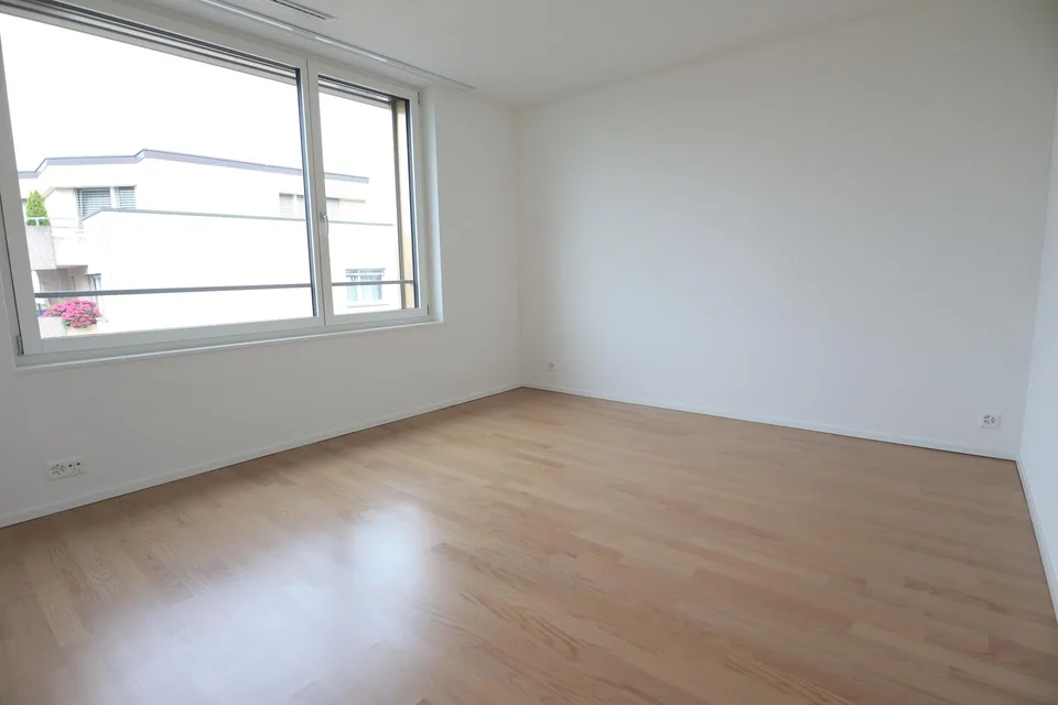 Ideal für mich! Moderne 2.5 Z-Wohnung mit eigenem Waschturm