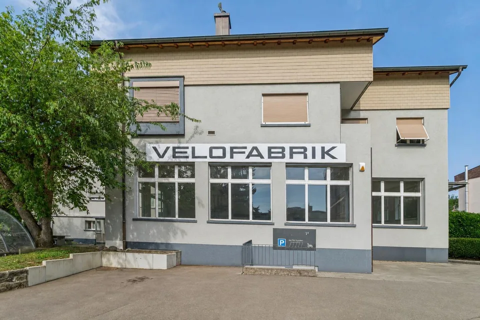 Vielseitige Gewerbefläche/Werkstatt mit Showroom-Charakter zu vermi...