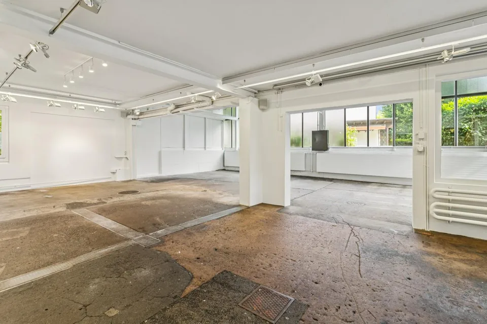 Vielseitige Gewerbefläche/Werkstatt mit Showroom-Charakter zu vermi...