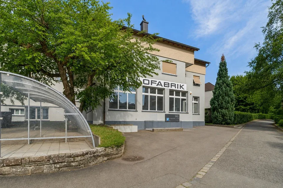 Vielseitige Gewerbefläche/Werkstatt mit Showroom-Charakter zu vermi...
