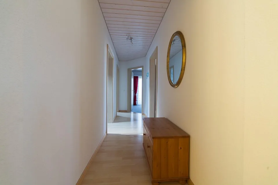 Freundliche, grosszügige 4.5-Zimmer Wohnung mit Balkon