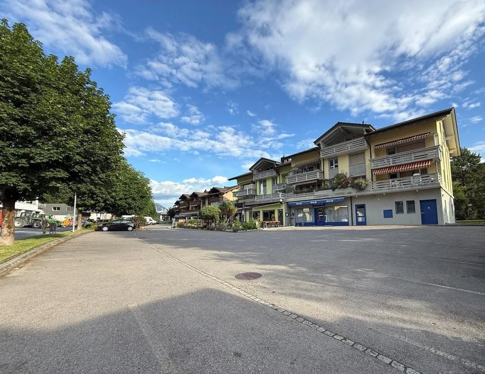 Attraktive Gewerbe-, Büro- oder Ladenfläche im Erdgeschoss (ca. 130m²)