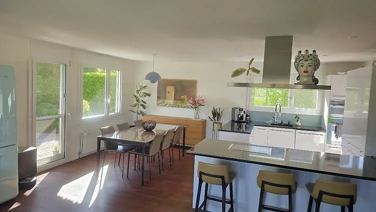 7 ZIMMER-HAUS IN RICHTERSWIL (ZH), MÖBLIERT, TEMPORÄR