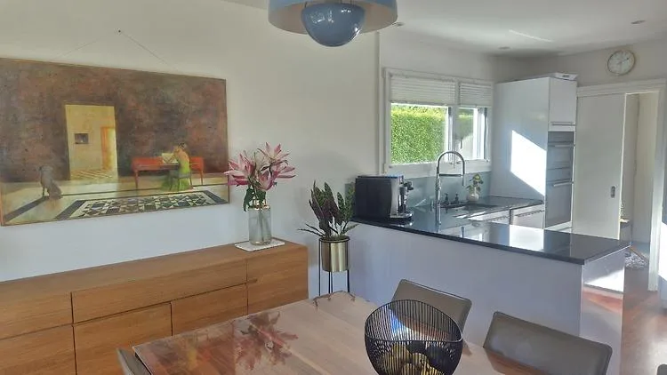 7 ZIMMER-HAUS IN RICHTERSWIL (ZH), MÖBLIERT, TEMPORÄR