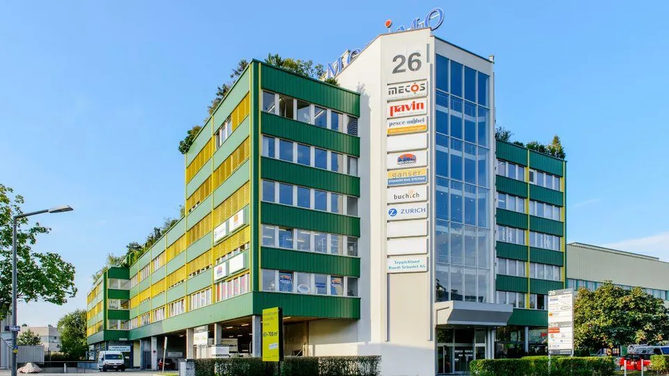 Grosszügige Gewerbefläche mit eigenen WC's
