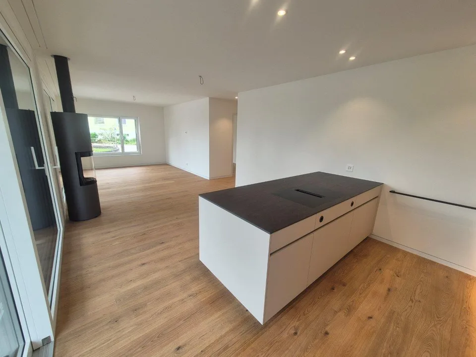 3.5 Zimmer-EG-Wohnung / Erstbezug mit Eigentumsstandart in 3-Fam.-Haus