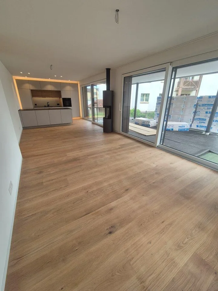 3.5 Zimmer-EG-Wohnung / Erstbezug mit Eigentumsstandart in 3-Fam.-Haus