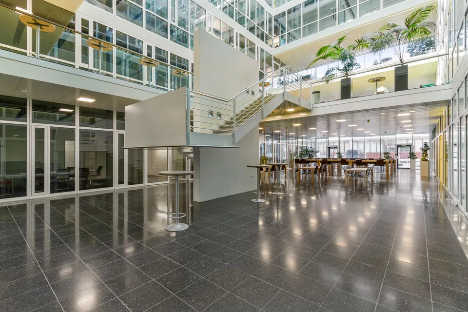 Nachhaltige Büroflächen nahe Flughafen Zürich – Foto 8 von 11