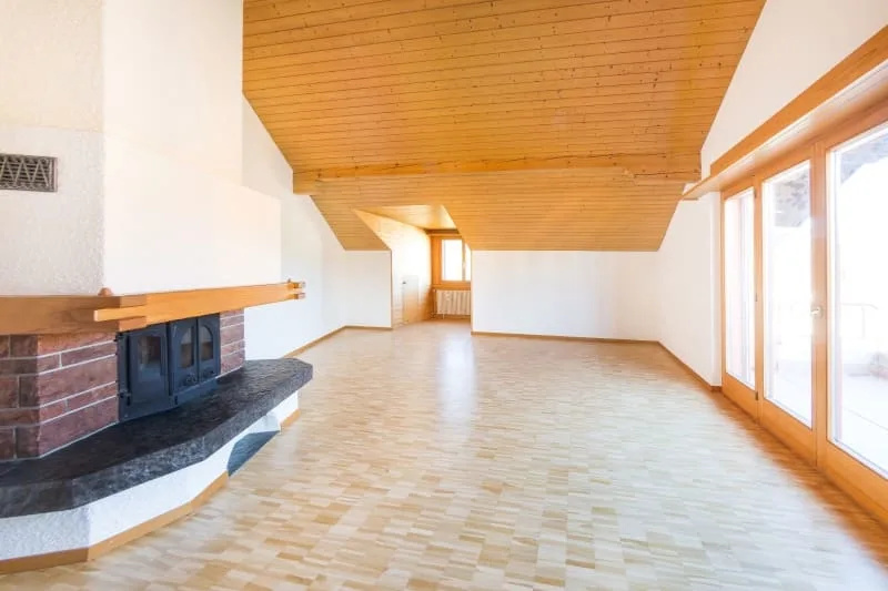3.5 Zimmer-Attikawohnung im Dachgeschoss mit Cheminee (T30)