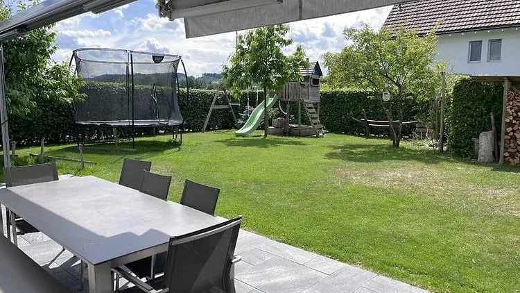 5½ ZIMMER-HAUS IN SCHWARZENBACH (SG), MÖBLIERT, TEMPORÄR