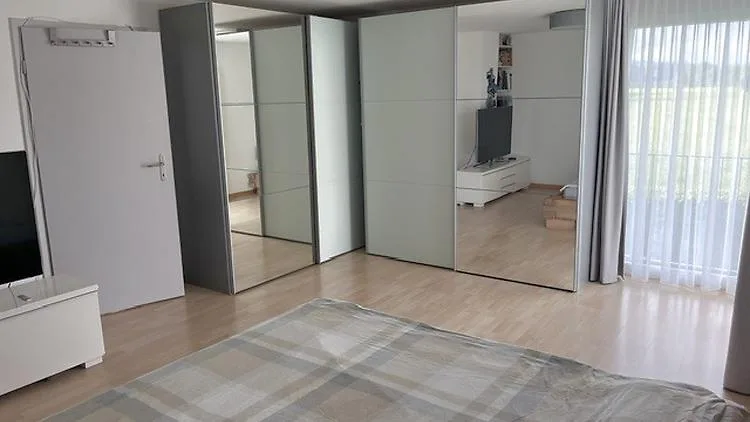 5½ ZIMMER-HAUS IN SCHWARZENBACH (SG), MÖBLIERT, TEMPORÄR