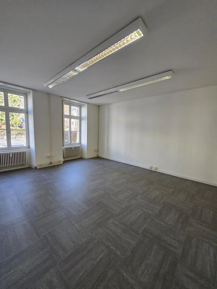 3-Monate Mietfreiezeit - Vielseitige Büro-/Praxisfläche
