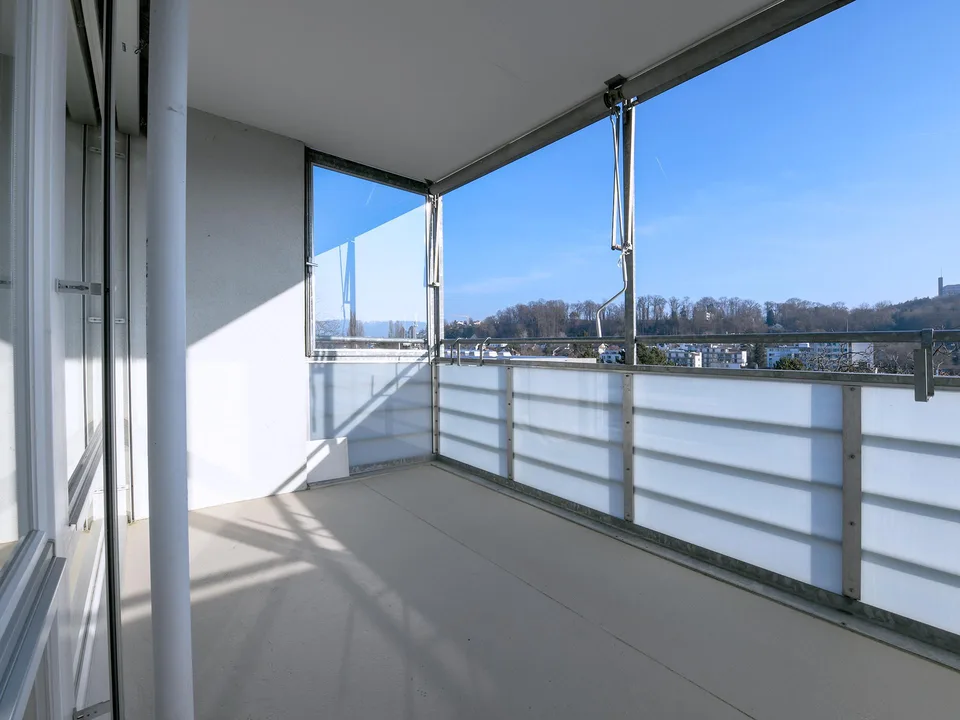 Schönes Wohnen in Binningen - 3ZW im 8. OG