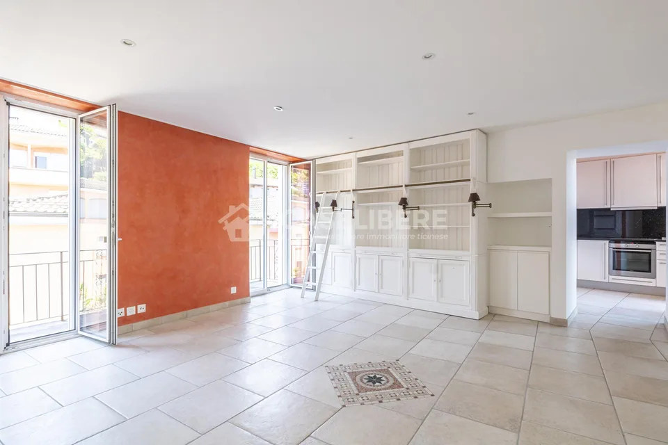 DUPLEX DI 3.5 LOCALI CON TERRAZZA E VISTA SUL LAGO NEL CUORE DI ASCONA