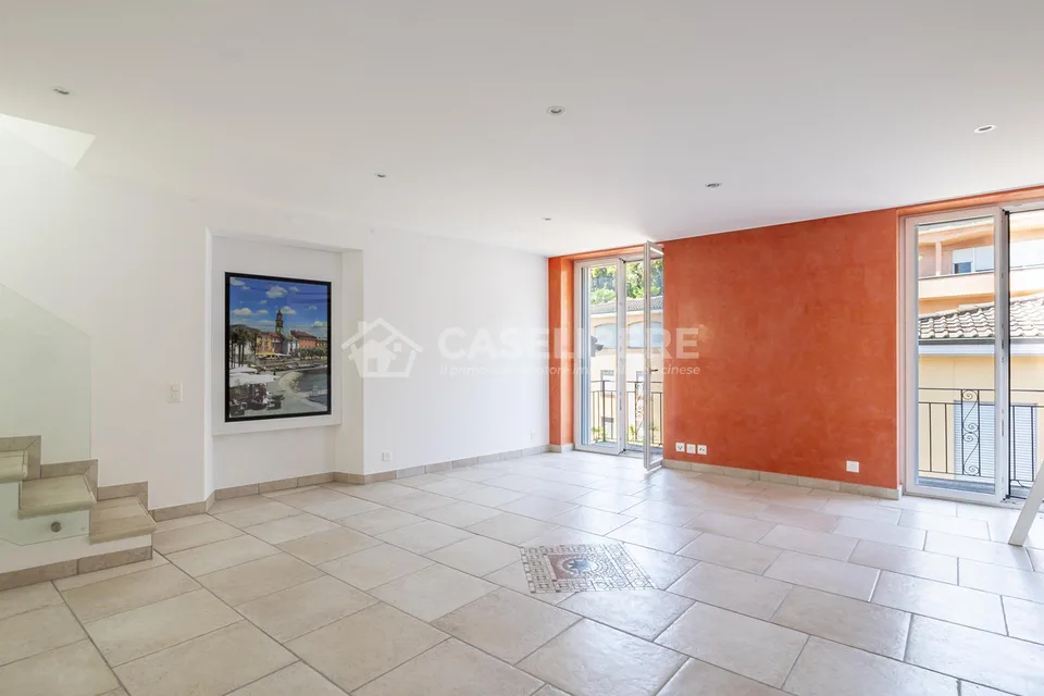 DUPLEX DI 3.5 LOCALI CON TERRAZZA E VISTA SUL LAGO NEL CUORE DI ASCONA