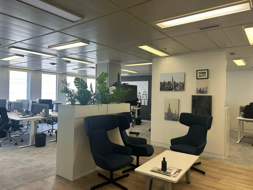 Surface bureaux 228 m2