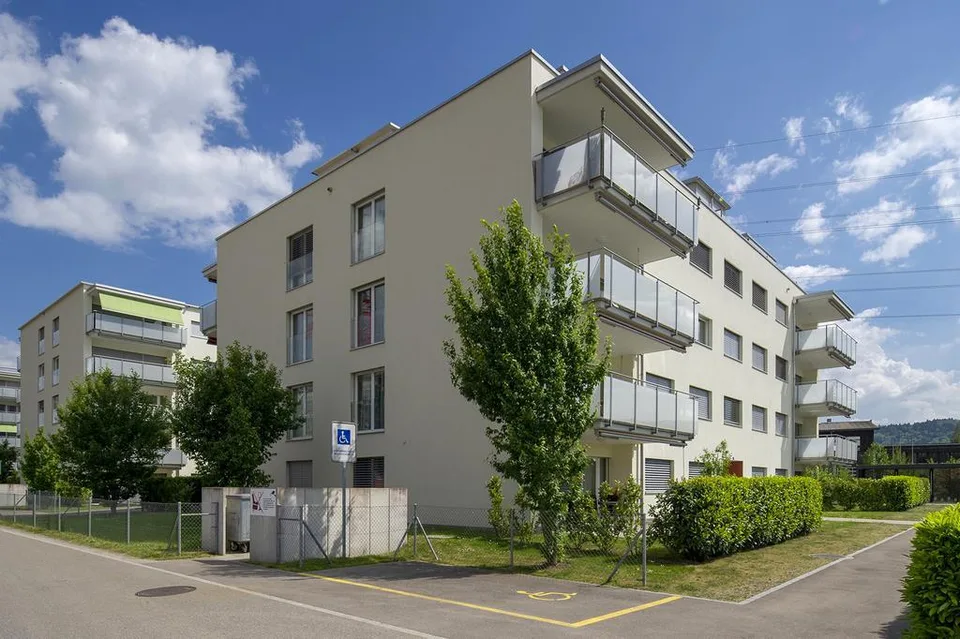 Einstellparkplätze mit E-Ladestationen zu vermieten