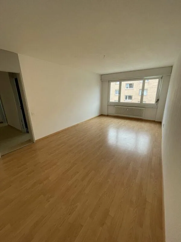 Preiswerte Singelwohnung mit modernisierter Küche und neuem Bad