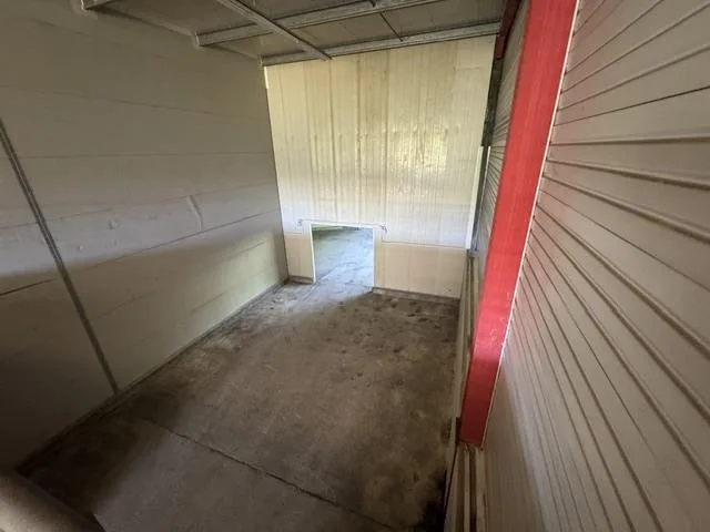 Local commercial de 385m2, zone industrielle – photo 10 of 10