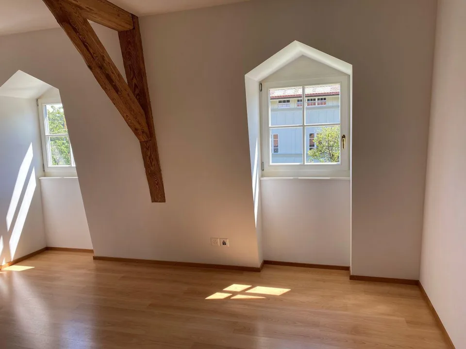 Charmante Dachwohnung in Wabern