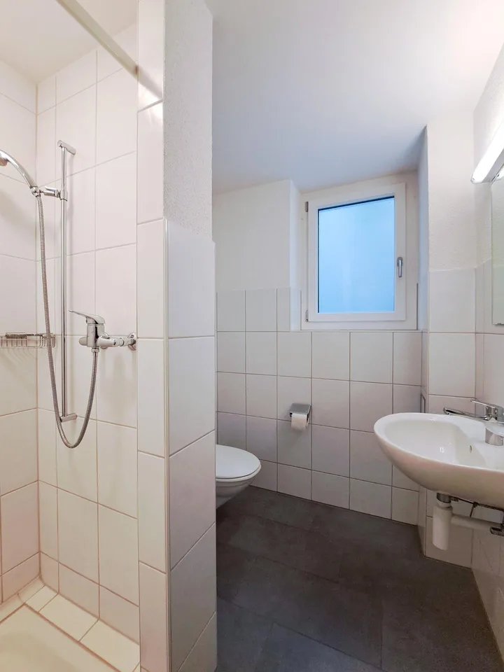 2 Zimmer-Atelier-/Büroräume, UG