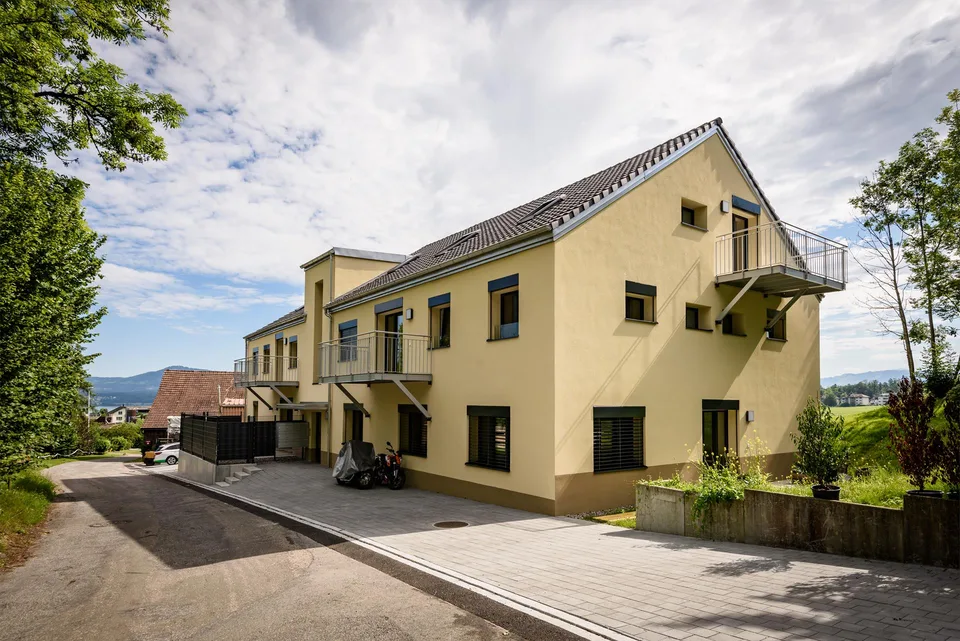 Topmoderne 3.5 Zimmer Wohnung in ruhiger Lage!