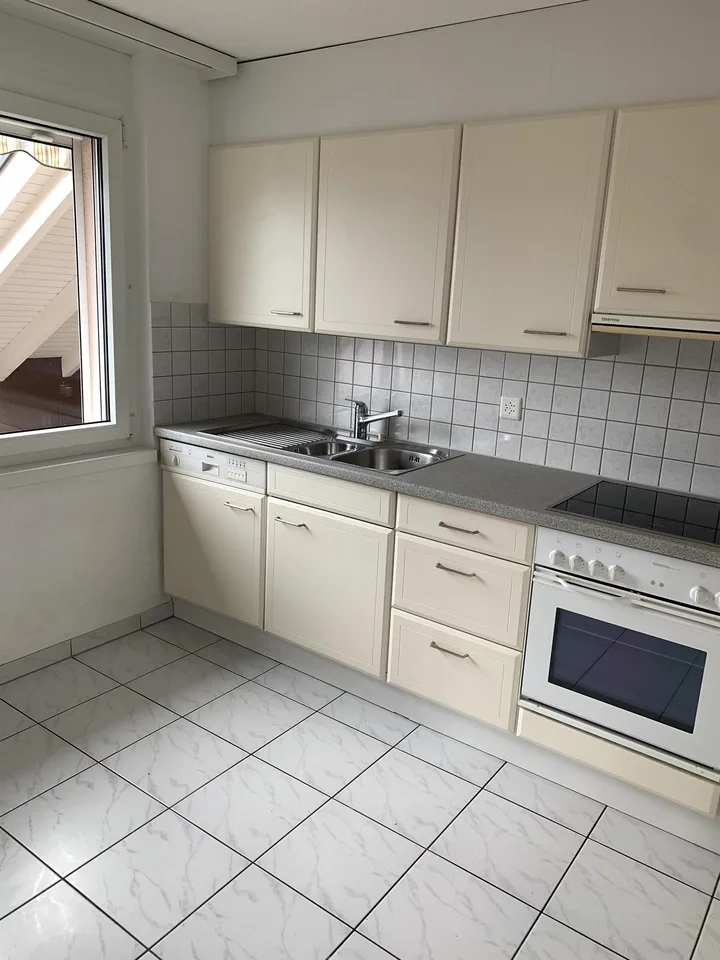 Wunderschöne 3.5 Zimmer Dachwohnung in Rebstein