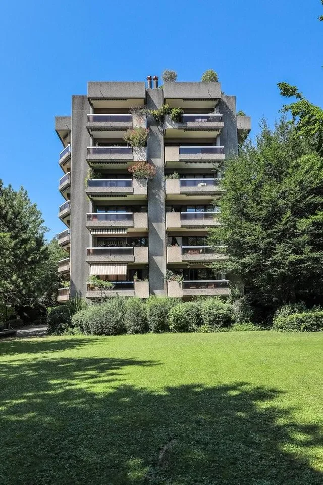 Place de parc intérieure, quartier des Eaux-vives