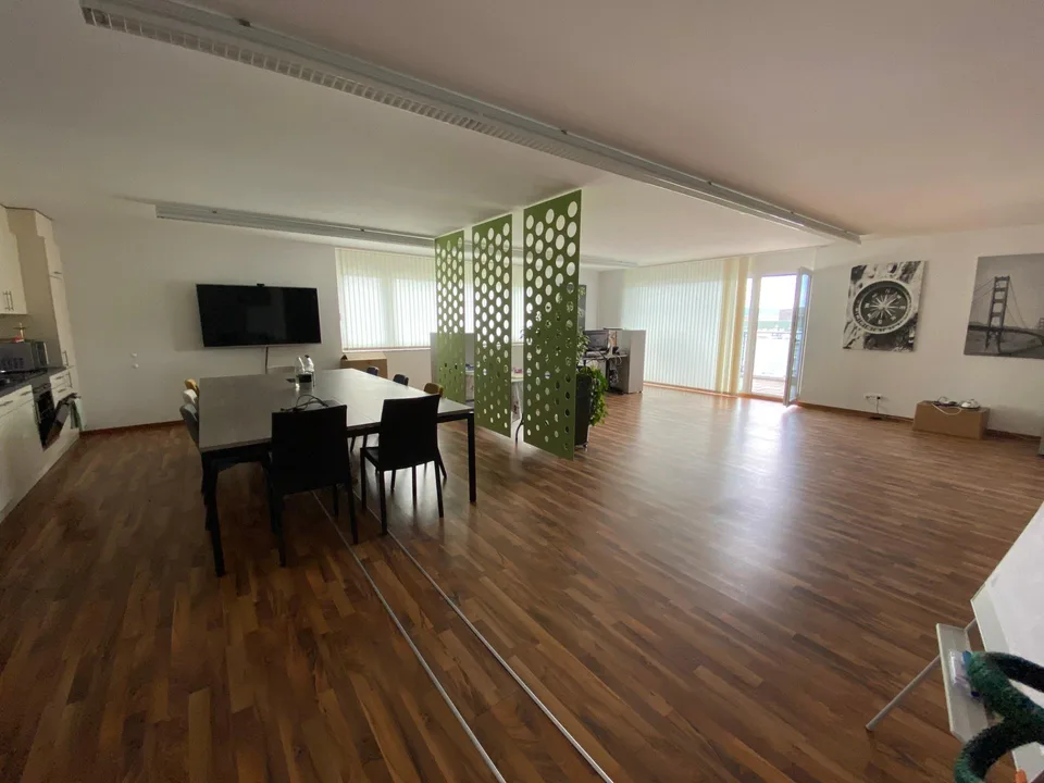 Ampio spazio commerciale con balcone a Zuzwil SG – foto 8 di 12