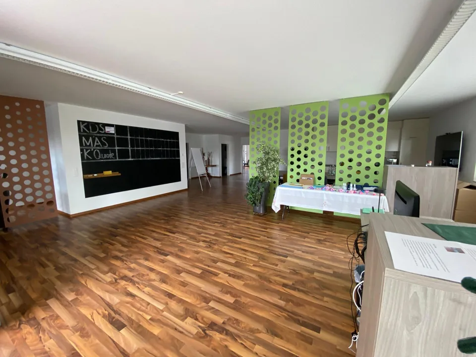 Ampio spazio commerciale con balcone a Zuzwil SG – foto 10 di 12