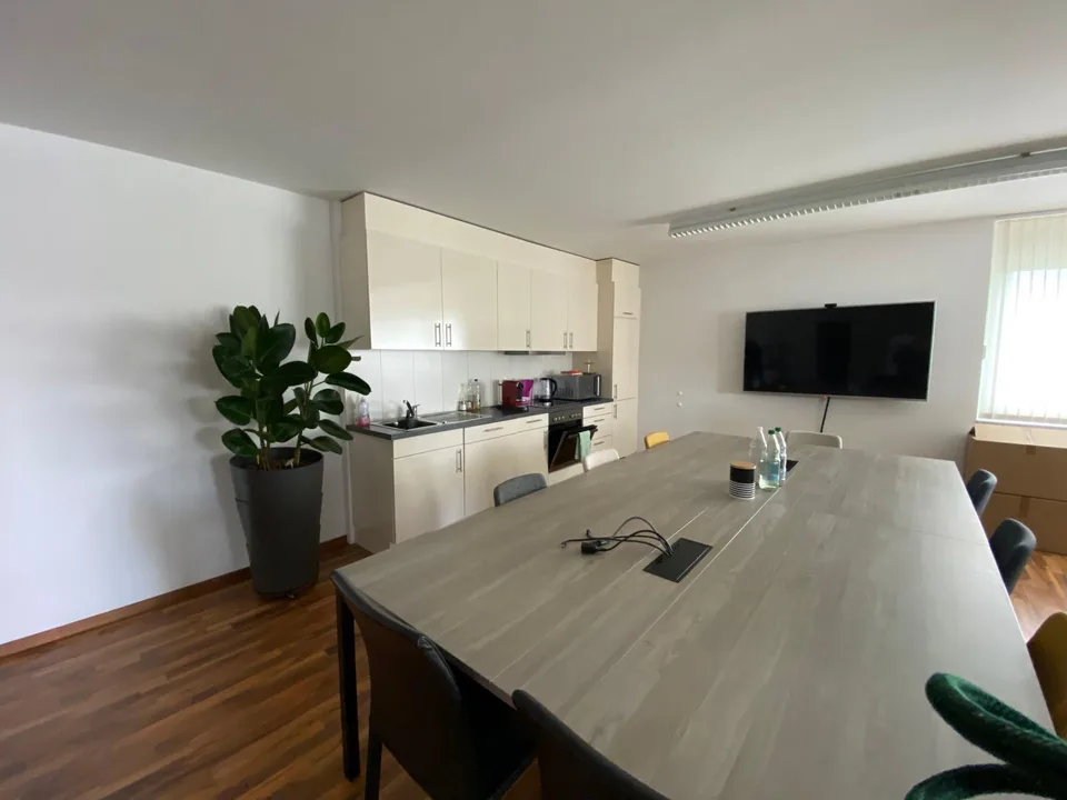 Ampio spazio commerciale con balcone a Zuzwil SG – foto 9 di 12