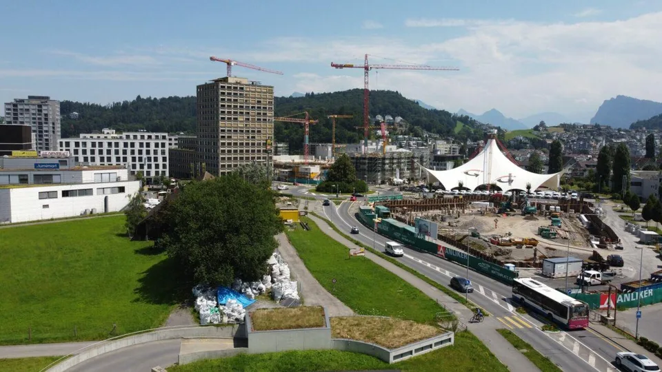 Exklusive Büro- und Praxisfläche mit Rundsicht zur Miete