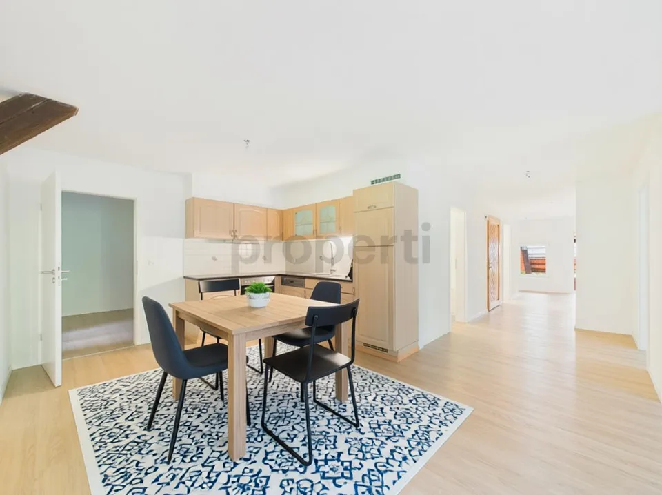 Stilvolle 5.5-Zimmer-Wohnung mit Balkon in Geristein, Bolligen