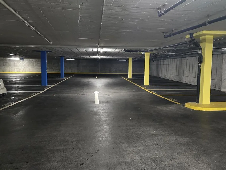Einstellplätze direkt am Bahnhof zu vermieten