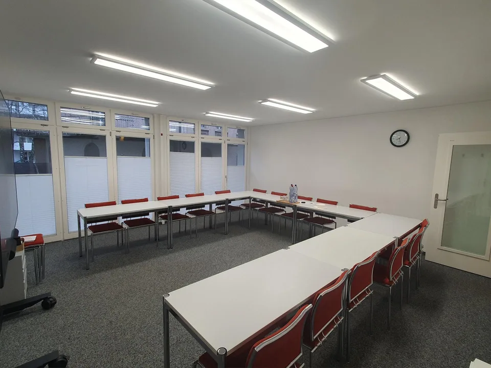 moderne Büroflächen, auch gut nutzbar als Labor oder für Therapie – foto 6 di 17
