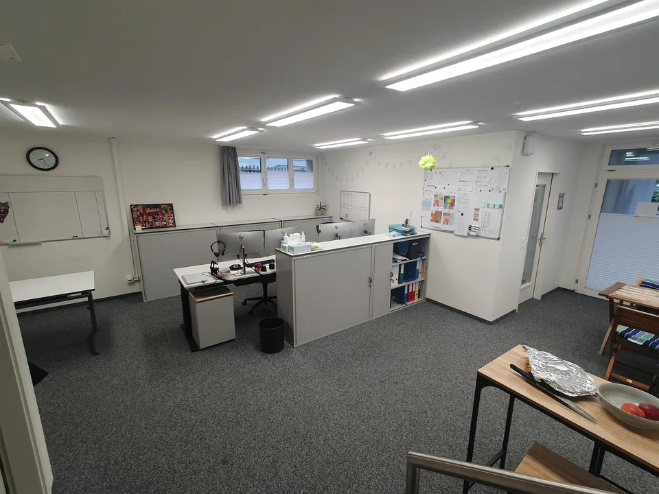 moderne Büroflächen, auch gut nutzbar als Labor oder für Therapie – foto 9 di 17