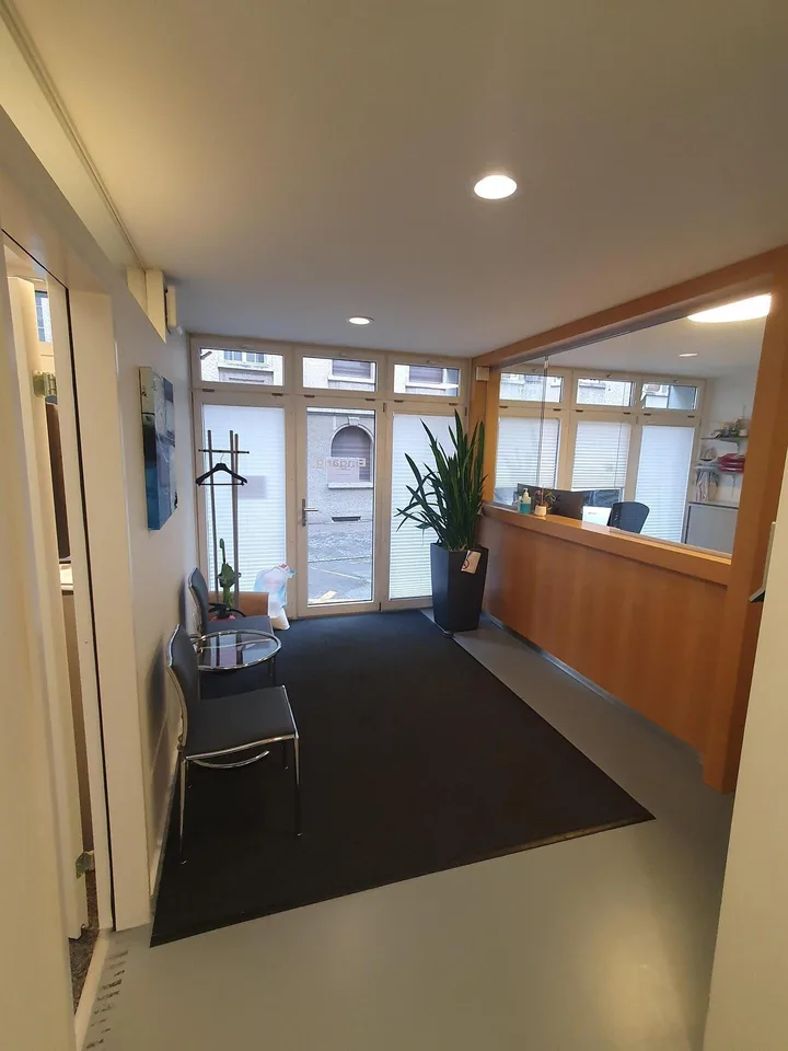 moderne Büroflächen, auch gut nutzbar als Labor oder für Therapie
