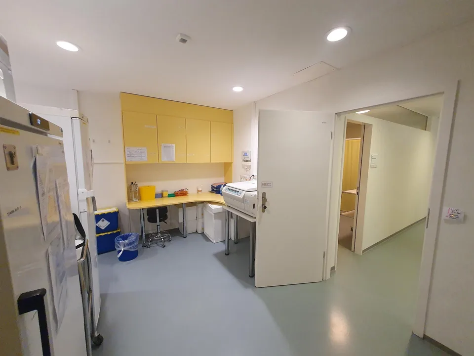 moderne Büroflächen, auch gut nutzbar als Labor oder für Therapie – foto 16 di 17