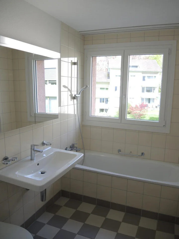 5 Zimmerwohnung - an ruhiger Lage zu vermieten