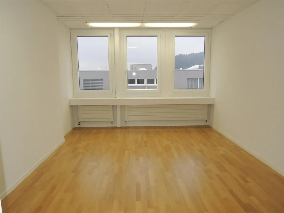 kleines eigenes Büro - für grosse Projekte!
