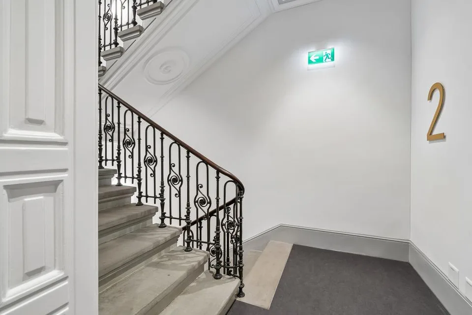 Hochwertig ausgebaute Bürofläche an bester Lage am Löwenplatz – Foto 10 von 12