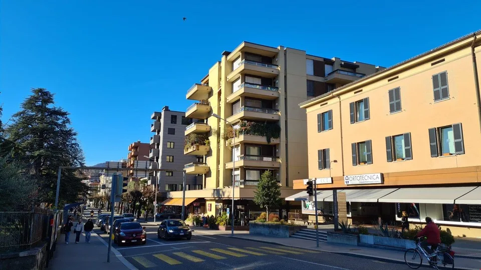 Posto auto in garage in Viale Carlo Cattaneo