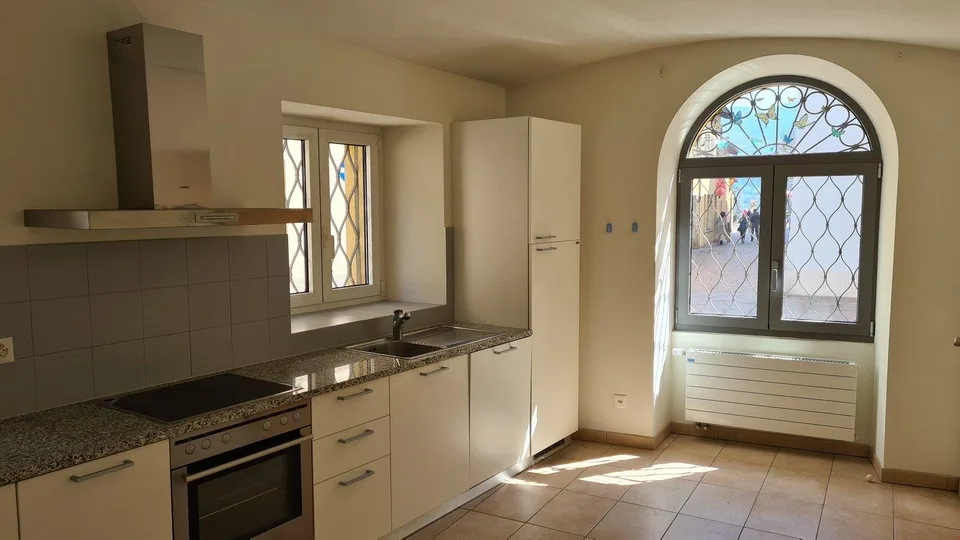 Duplex di charme nel centro storico, a un passo dal lago – Foto 8 von 16