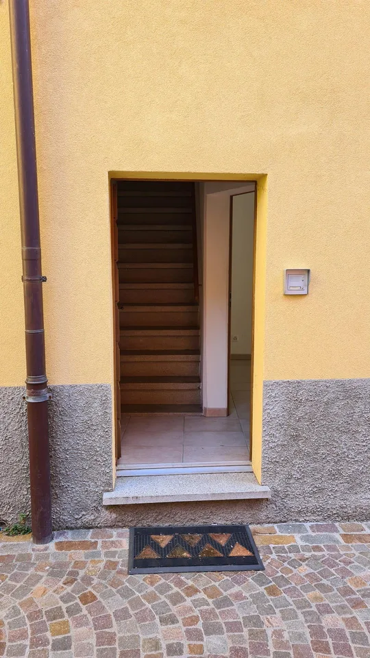 Duplex di charme nel centro storico, a un passo dal lago – Foto 11 von 16